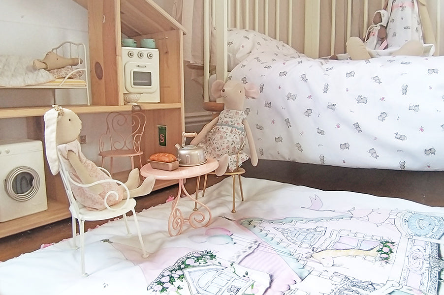 Rabbits and Roses Cot Bed Duvet Set for Girl's Room